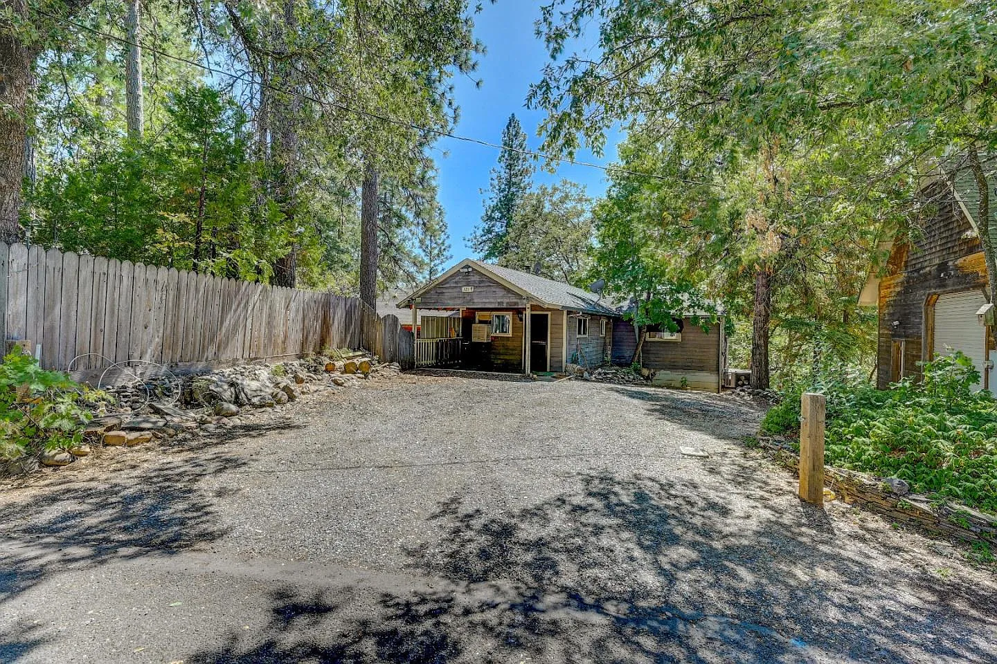 323 S Horseshoe Dr photo 1