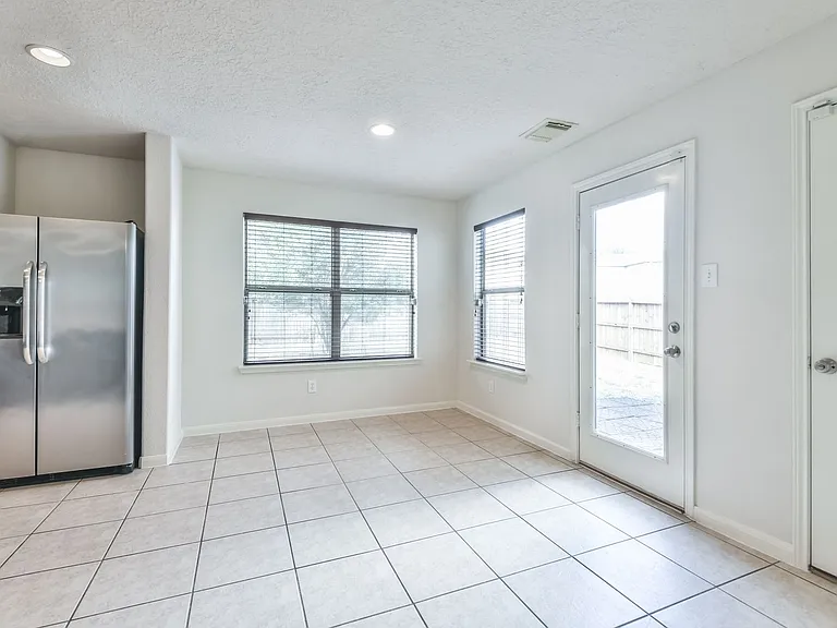 29315 Hickory Terrace Dr — Photo 13
