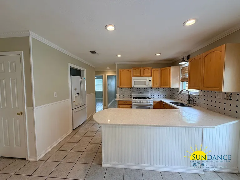 48 Poulton Dr — Photo 6