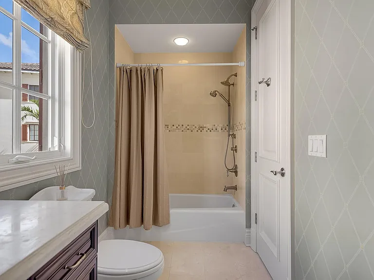 960 Coquina Ln #10 — Photo 10