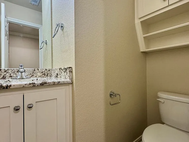 919 Briar Dr — Photo 10