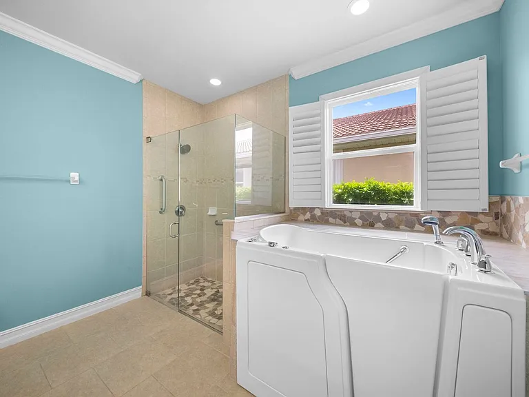 13105 Silver Thorn Loop — Photo 23