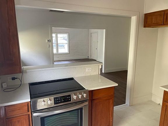 5th image of 410 Wharton St