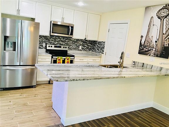 4th image of 10464 Montpelier Cir