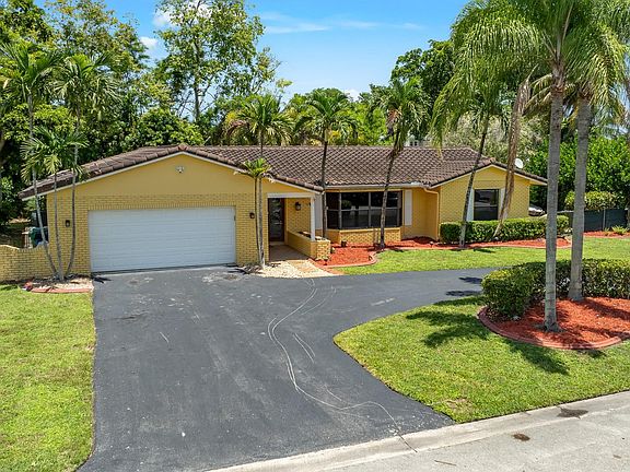 2nd image of 2605 NW 114th Avenue
