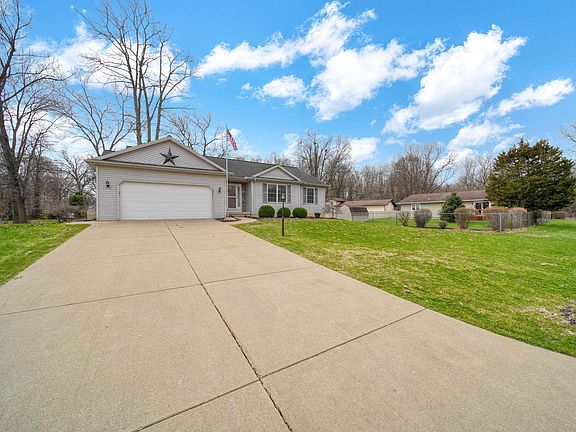 3rd image of 3861 Dorset Dr