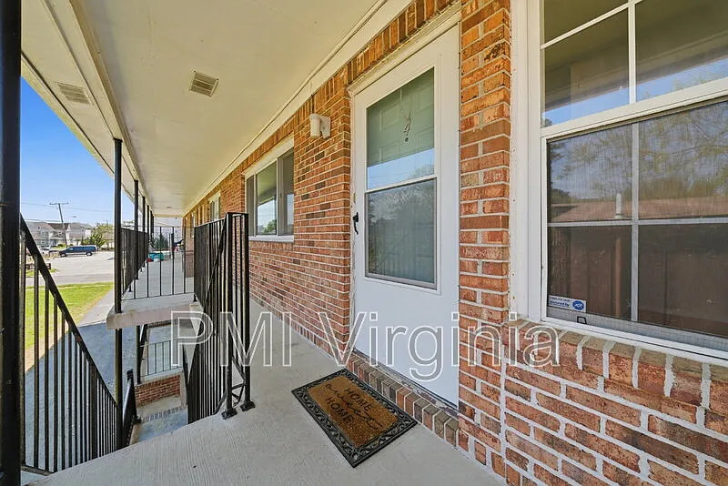 Building Photo - 9563 15th Bay St #4
