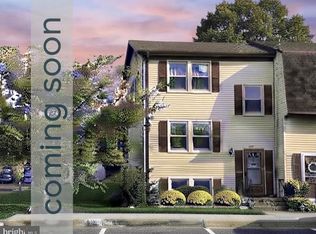 2063 Lake Grove Ln, Crofton, MD 21114