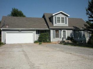 2246 SE Shawnee Dr, Tecumseh, KS 66542