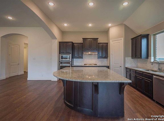 3rd image of 28511 Vogelsdorf Ln