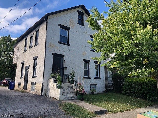 1st image of 16220 Grovewood Ave