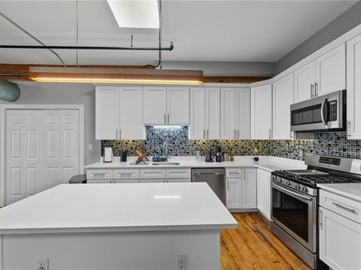 396-6 Roosevelt Ave, Central Falls, RI, 02863