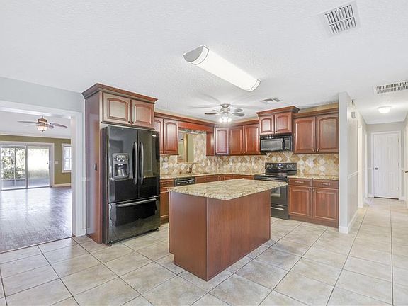 5th image of 32025 Bluegill Dr