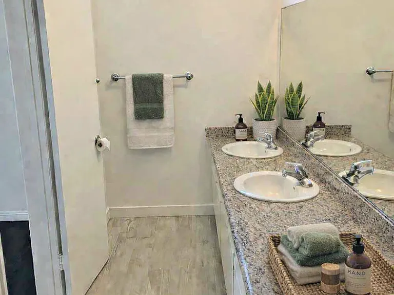 129 Marguerita Ave #J — Photo 13