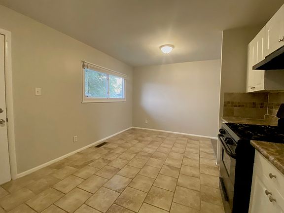 4th image of 308 Clyde Ave