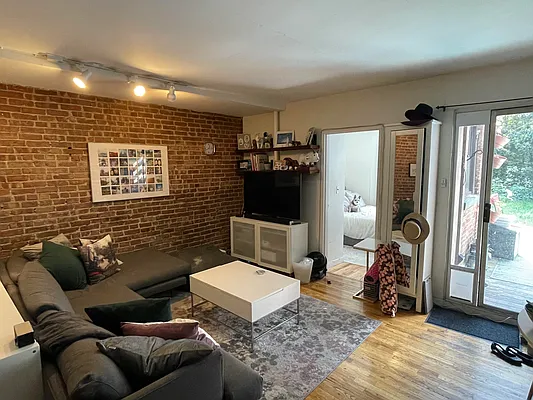 Rented by Compass | media 13