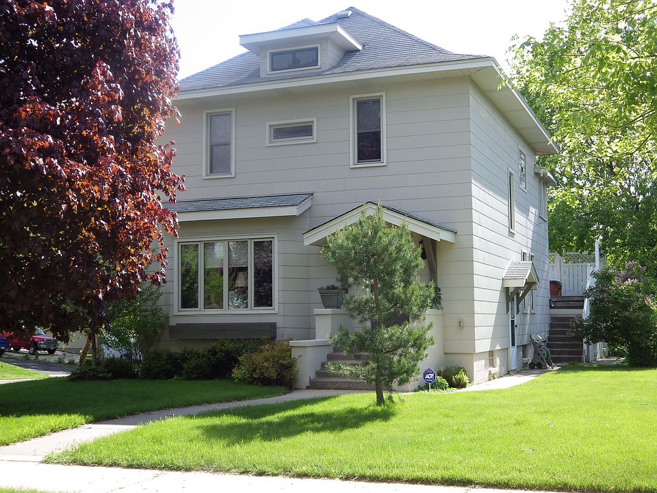 1st image of 900 11th Ave S
