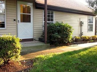 4D Surrey Ct, Monroe Township, NJ
