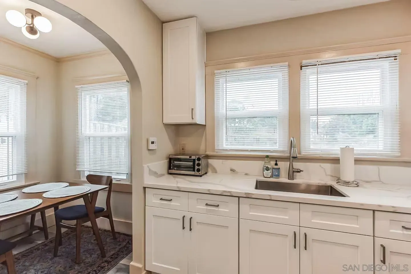 2 bed, 1.0 bath, 788 sqft, $5,950 — Photo 3