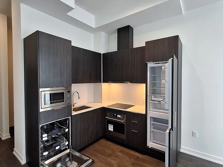 8 Olympic Garden Dr #S902 — Photo 7