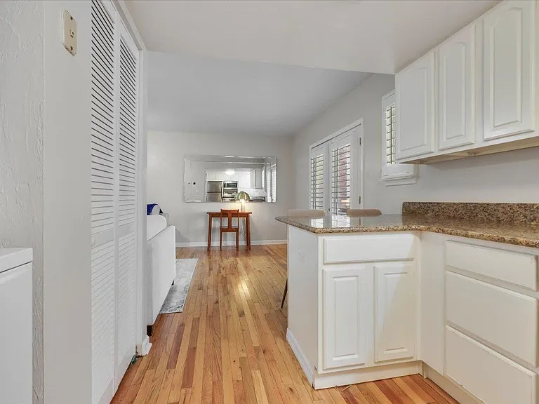 517 E Jefferson St #45 — Photo 20