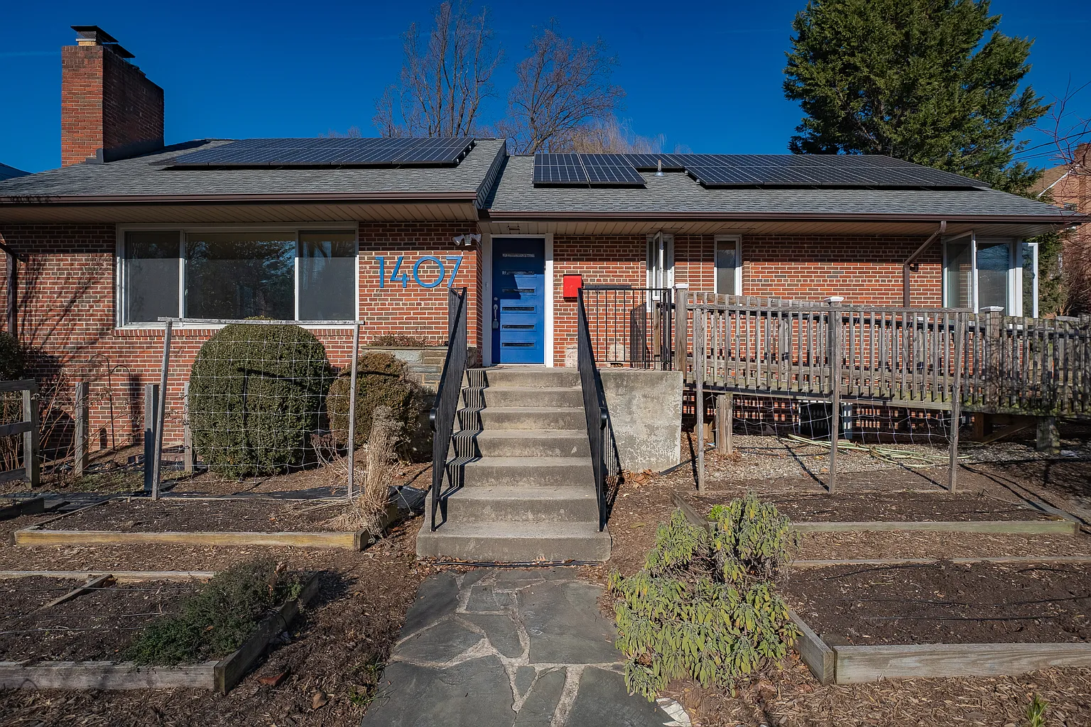 1407 Leegate Rd NW photo 1