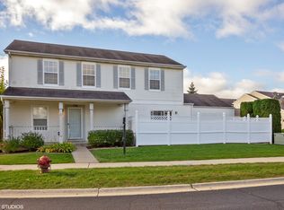 136 Mountain Laurel Ct, Romeoville, IL 60446