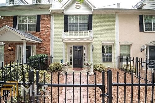 2nd image of 504 N Jeff Davis Dr