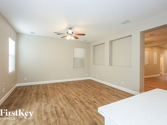 4th image of 8039 N Maple Park St