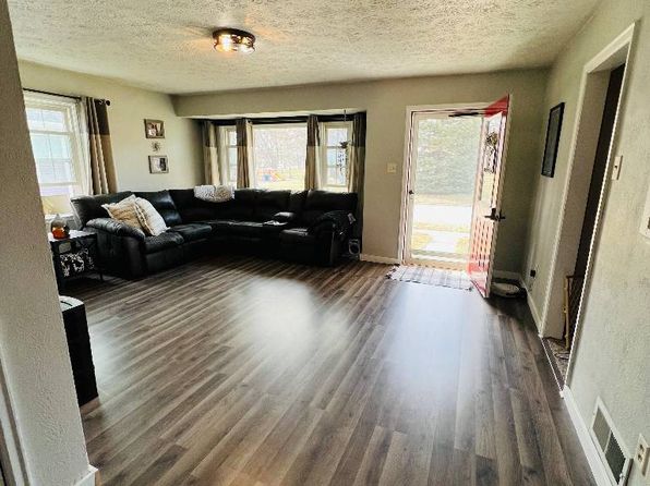111 N Pine St, Plainview, NE 68769
