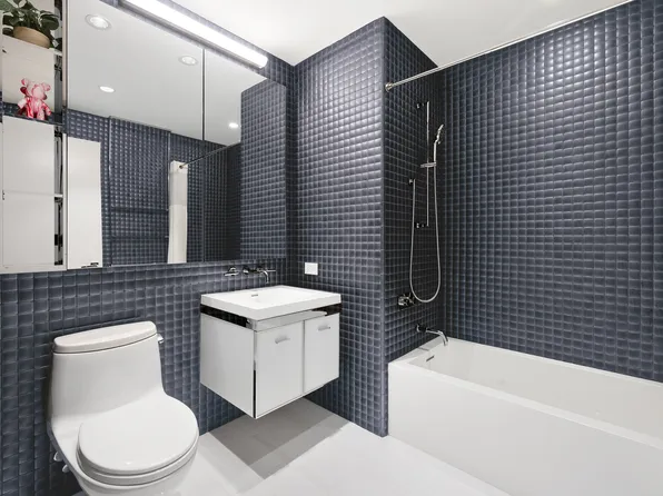 1 Manhattan Square image 13 of 33