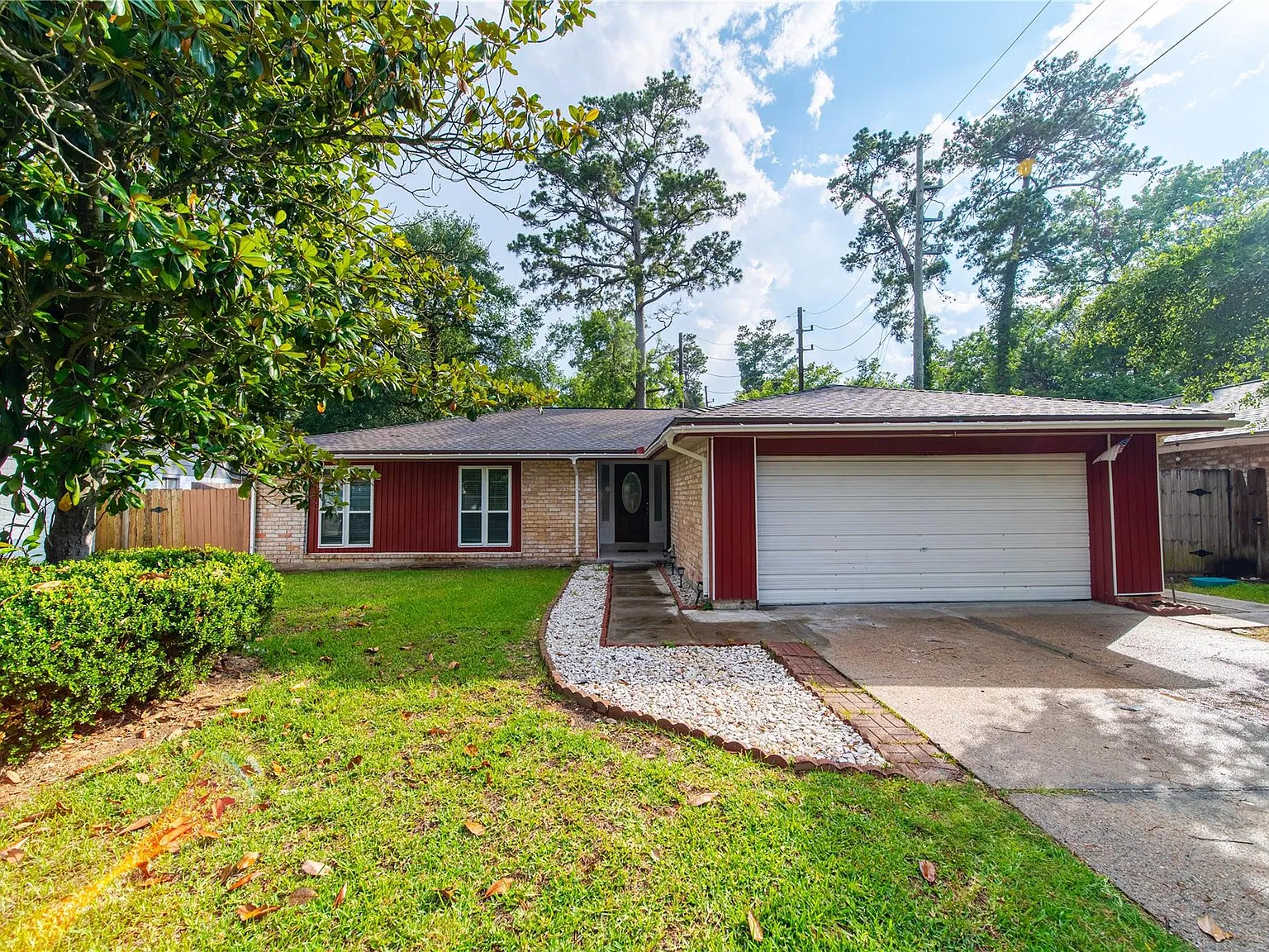 4 bed, 2.0 bath, 2143 sqft, $1,745 — Photo 2
