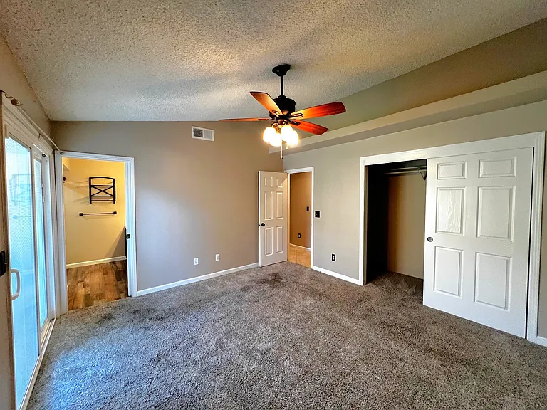 516 Sun Rose Ave — Photo 15