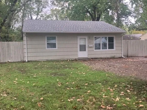 2407 SW Buchanan St, Topeka, KS 66611