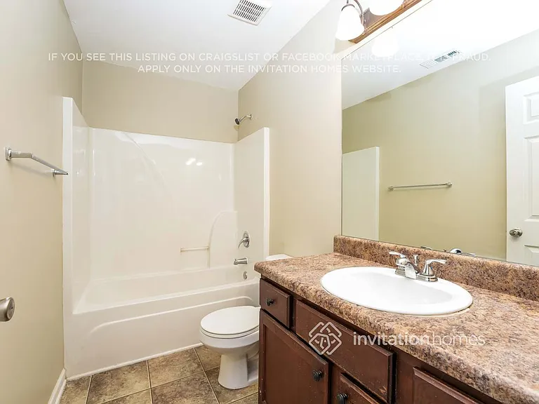 2472 Folsom St — Photo 15