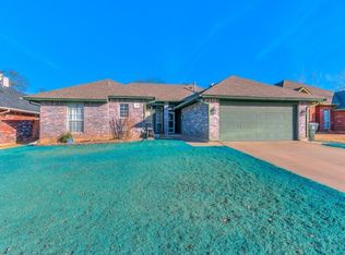 808 Hunters Run, Midwest City, OK 73130