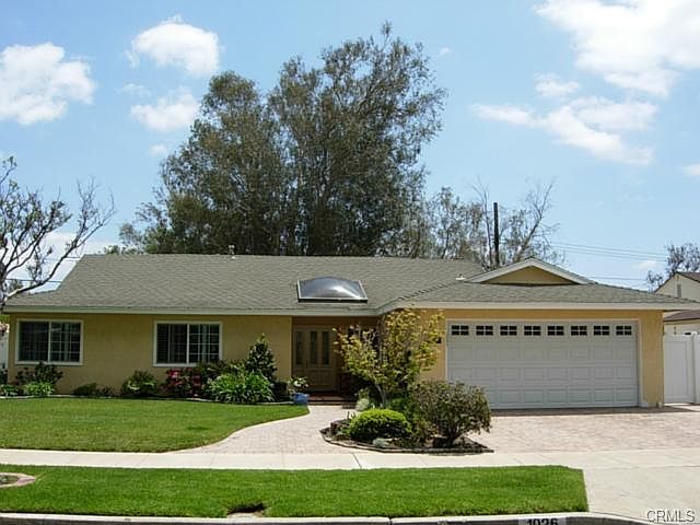 1st image of 1026 E Rosewood Ave