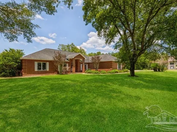 2847 Pebble Beach Dr, Navarre, FL 32566