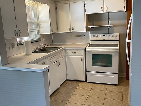 3rd image of 2511 21st St