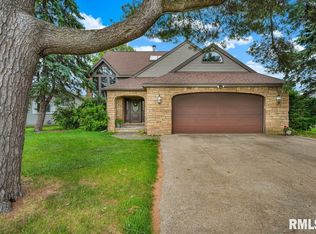 1220 S Main St, Morton, IL 61550