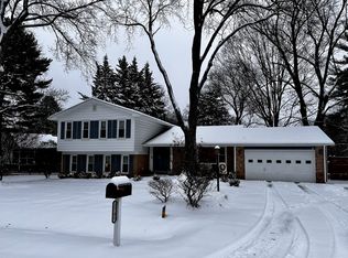 2741 Calkins Rd, Herndon, VA 20171