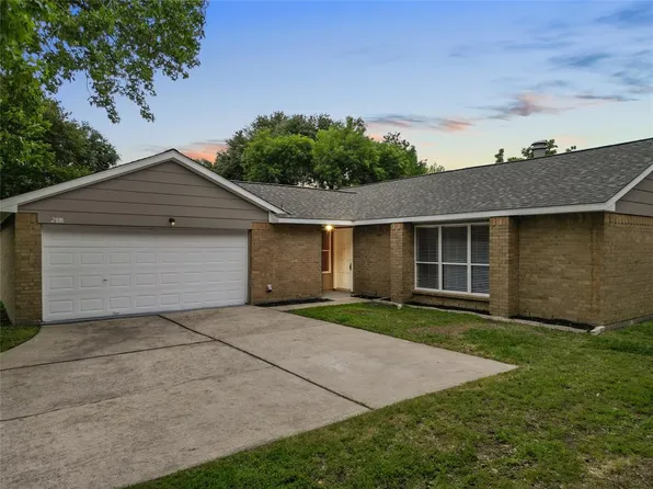 2818 Sugar Wood Drive, League City, TX 77573