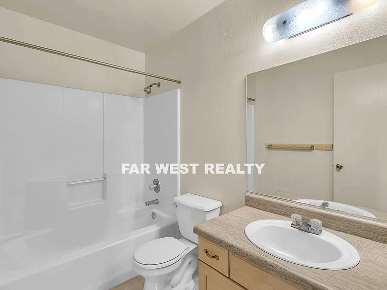 4032 N Viewpoint Dr #D — Photo 19