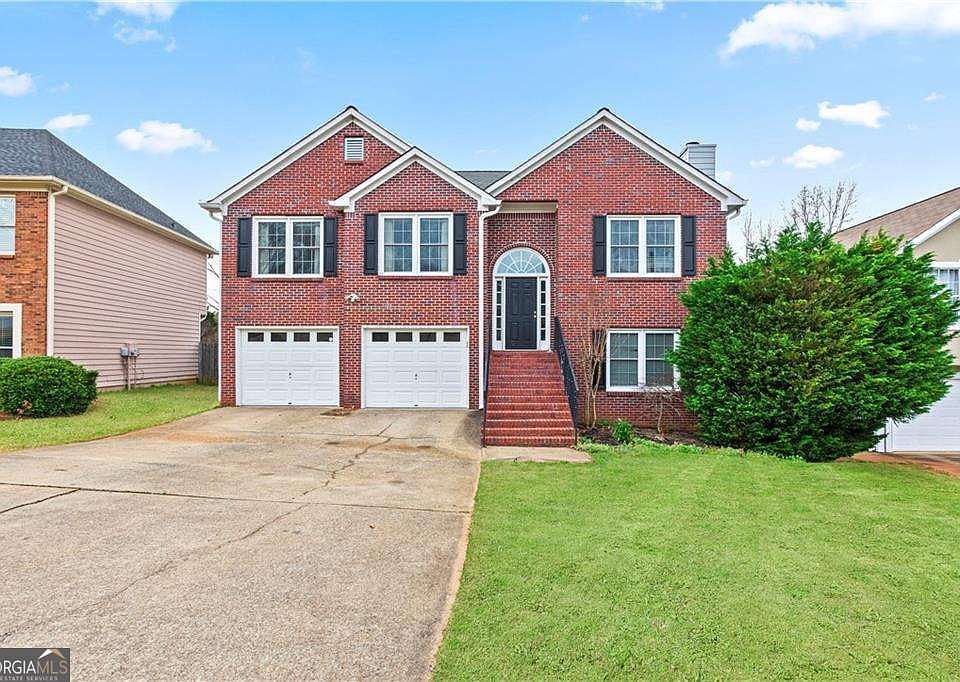1st image of 2437 Pondside Pl NE