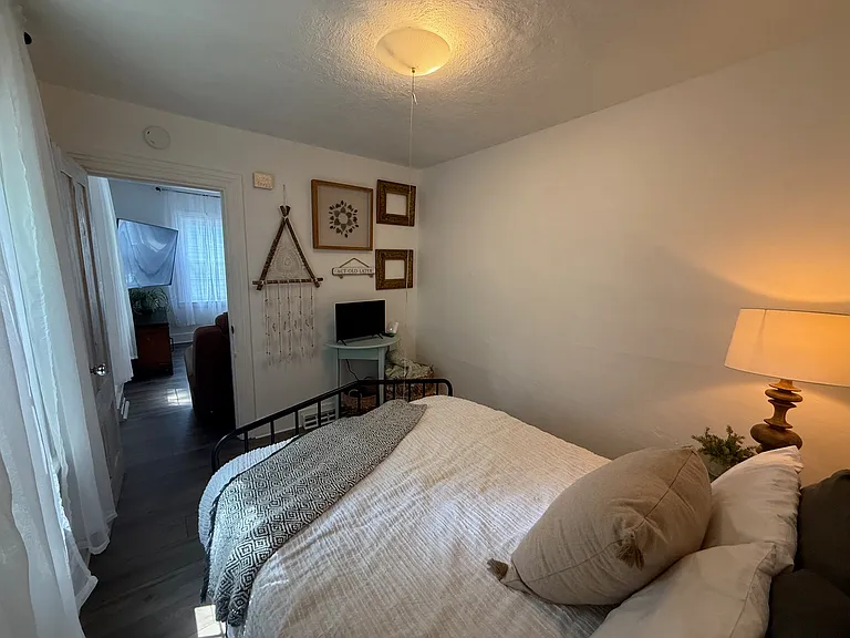 10 Ray Hill Rd — Photo 8