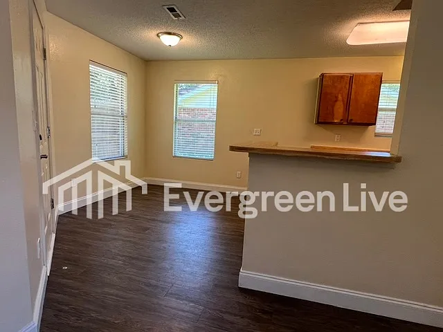 105 Viola Ct — Photo 5