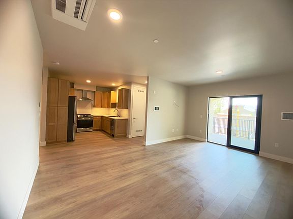 3rd image of 400 San Benito St #203