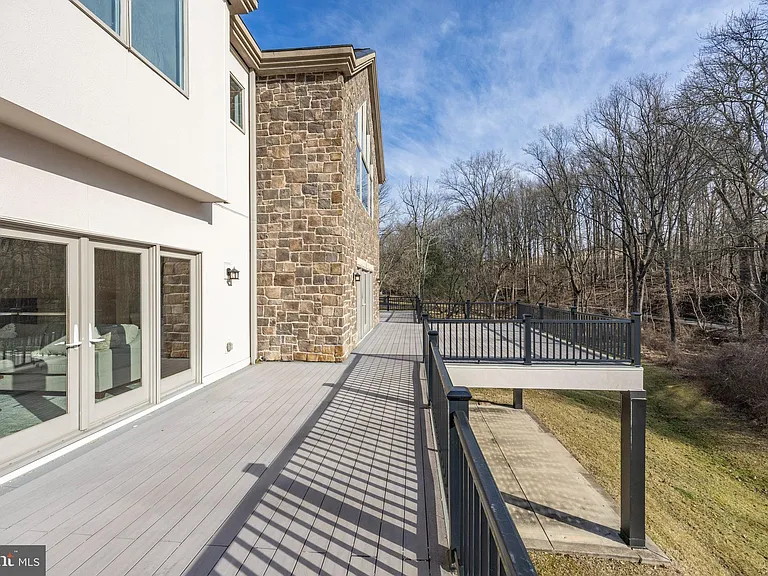 115 Bullock Rd — Photo 40