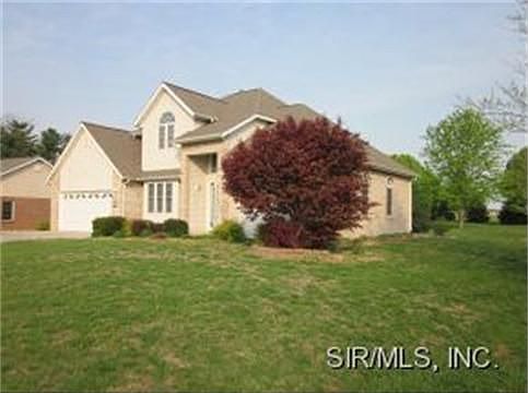 2nd image of 911 Meadow Brook Dr