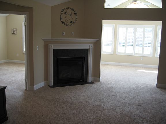 2nd image of 1035 Chapel Hill Dr